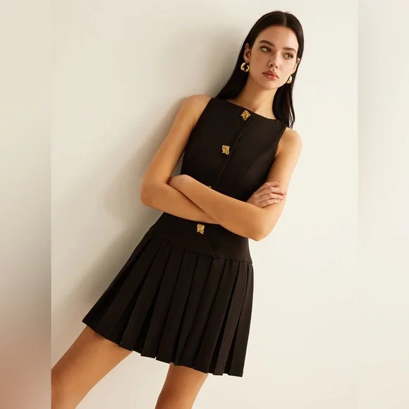 Metal-Button Pleated Tank Dress - Picture 4 of 6